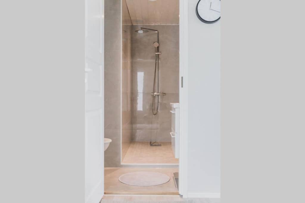 Beautiful New Studio Apartment Nearby The Center Turku Extérieur photo